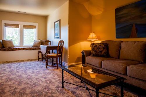 Bed & Breakfast The Oakwood Inn
