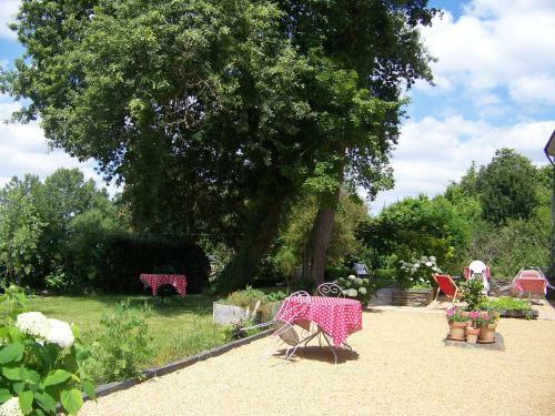 Bed & Breakfast Logis De La Pichonni�re