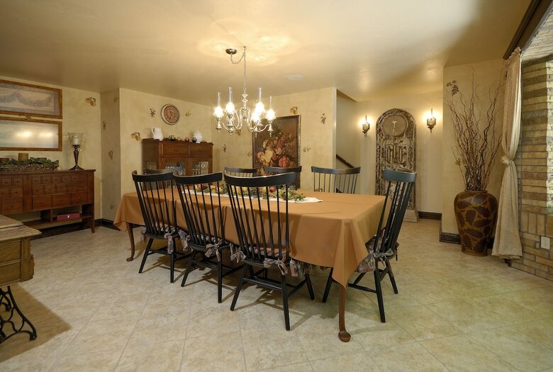 The Roost Bed And Breakfast