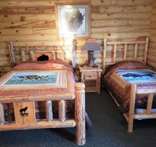 Motel Wolf Den Log Cabins And Rv Park