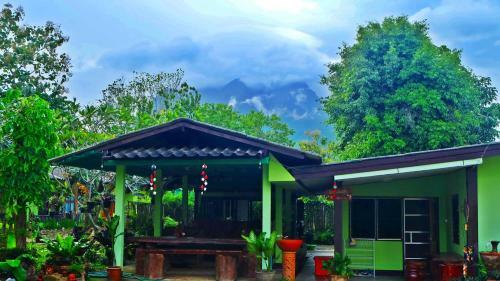 Chiang Dao Hostel
