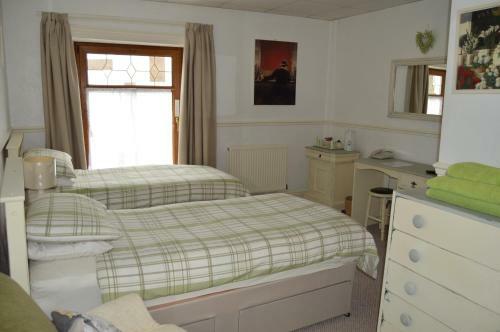 Caulfields Hotel