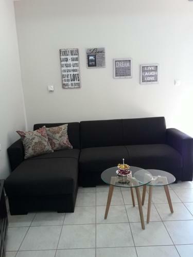Hostal Plakoures Home