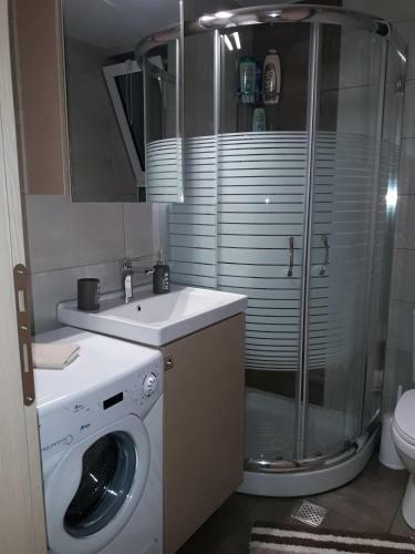 Hostal Plakoures Home