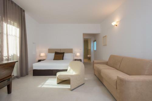 Hostal Le Bifore Charming House