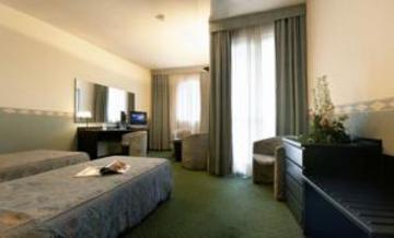 Hotel Pacific Airport