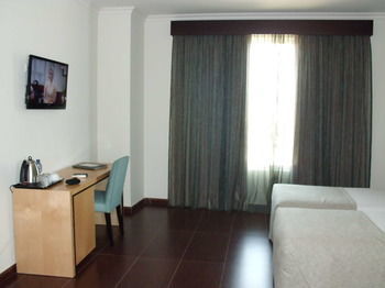 Luna Hotel Zombo