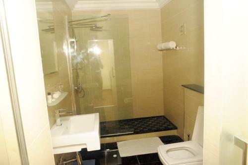 Hotel H210