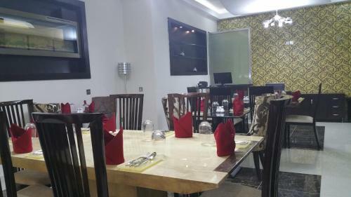 Hotel H210