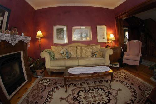 Bondy House Bed & Breakfast