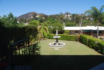 Bed & Breakfast Mini Mansion In Hollywood Hills