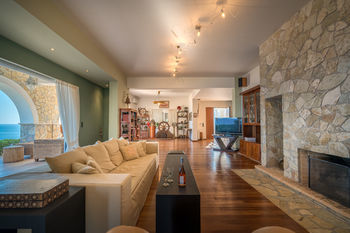 Serenus Luxury Villa