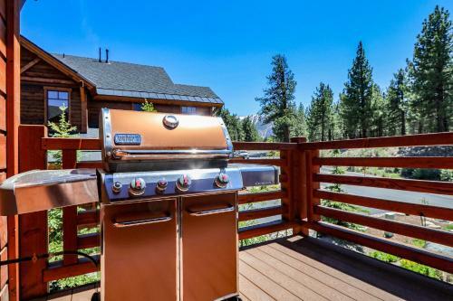 Gray Stone 2088 Holiday Home