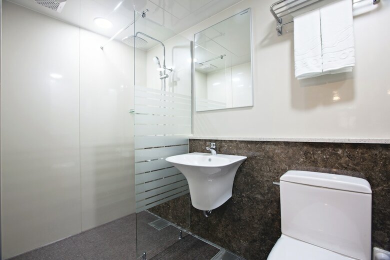 Gnb Hotel
