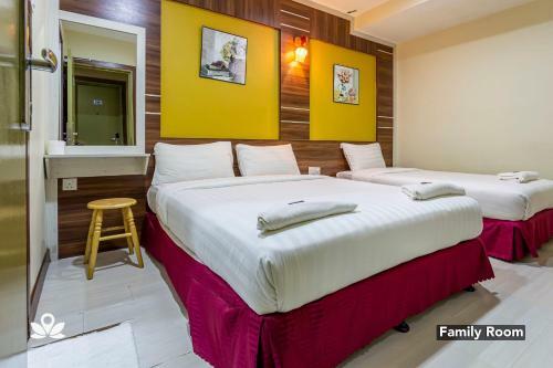 Golden Night Hotel