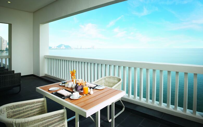 Eastern And Oriental Hotel Penang