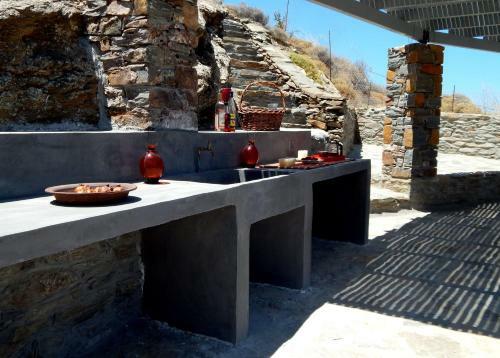 Hostal Aigaion House