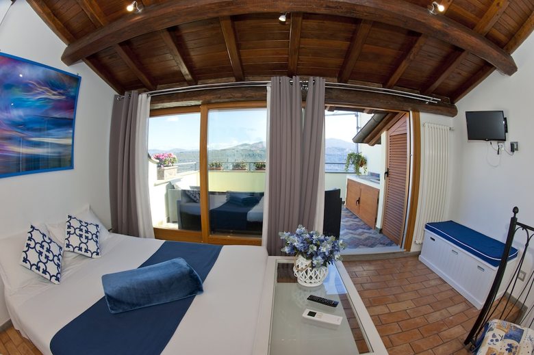 Hostal Atlantis Inn Castelgandolfo