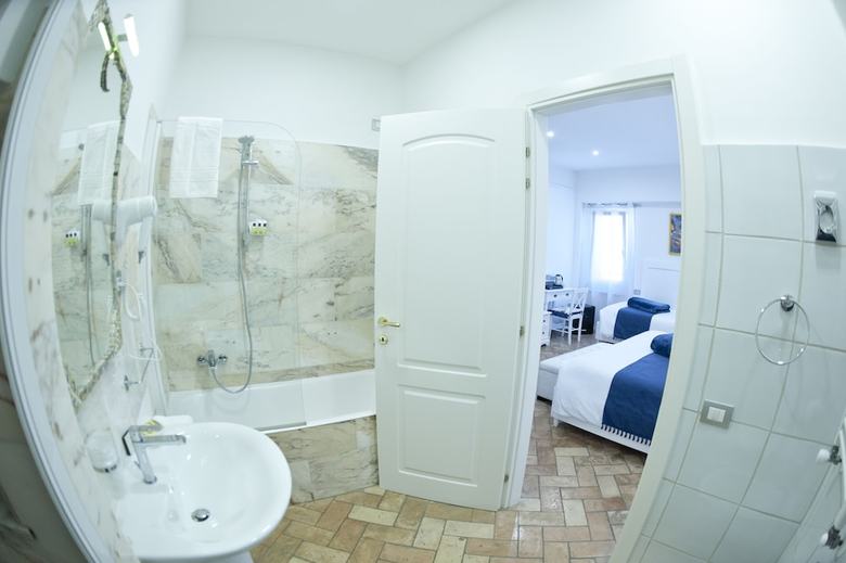 Hostal Atlantis Inn Castelgandolfo