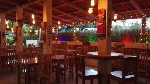 Lodge Cool Inside