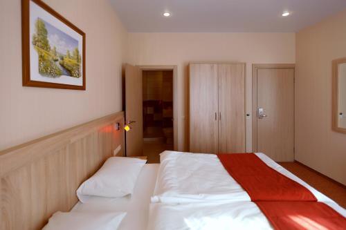 Cherry Garden Hotel