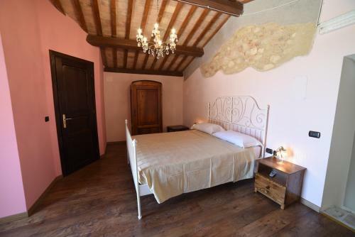 Agroturismo Agriturismo " La Valle Degli Ulivi"