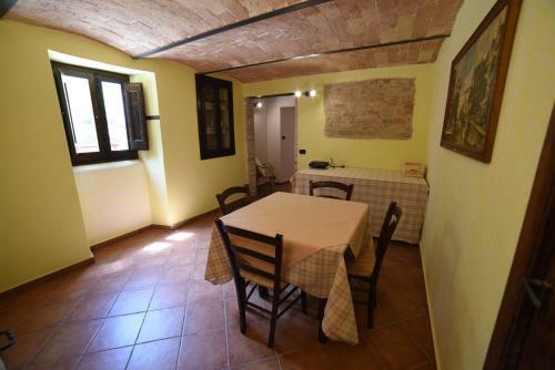 Agroturismo Agriturismo " La Valle Degli Ulivi"