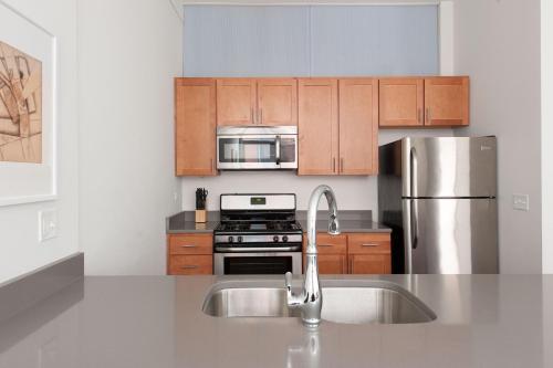 Three-bedroom Apartments Lincoln Park
