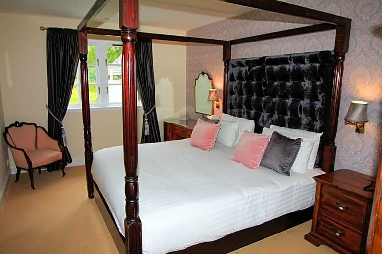 Taychreggan Hotel
