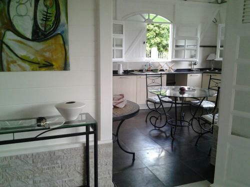 Hostal Les Hauts De L'anse Noire
