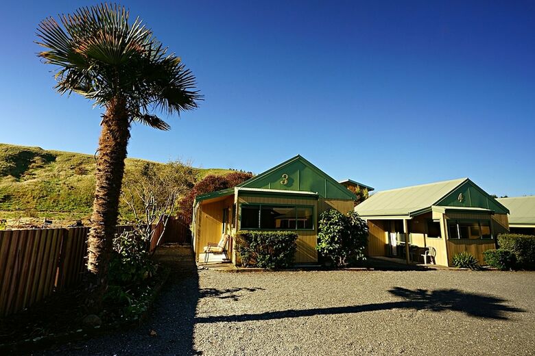 Motel Bay Cottages