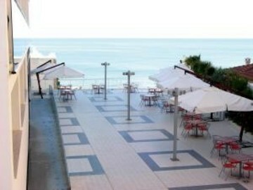 Admeto Hotel