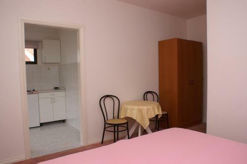 Hostal Studio Sutivan 747a