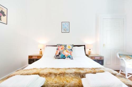 Parkside, Holyrood Park Apartment