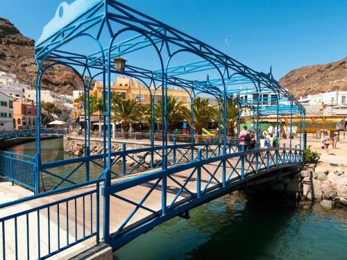 Beachfront Apartment Mog�n Mb