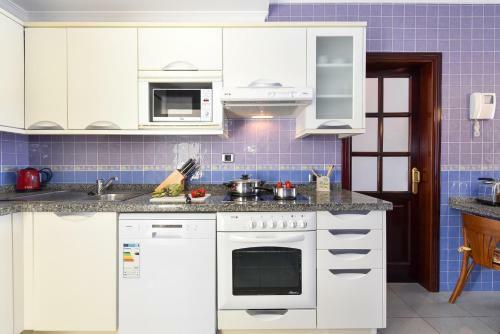 Beachfront Apartment Mog�n Mb