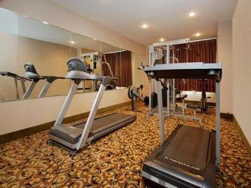 Hotel Comfort Suites North