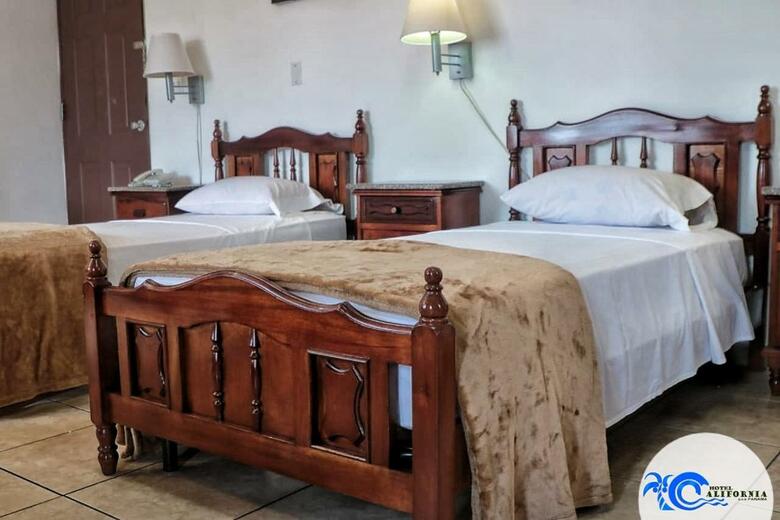 Hotel California Panama