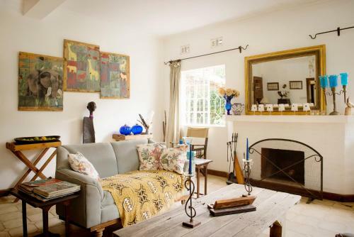 Bed & Breakfast Blues & Chutney Country