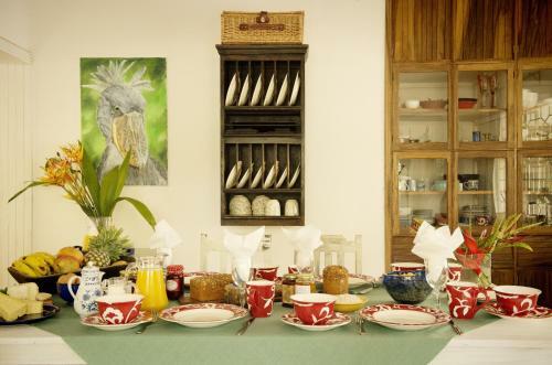 Bed & Breakfast Blues & Chutney Country