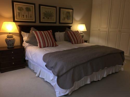 Bed & Breakfast River Lodge