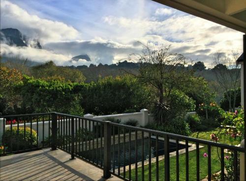 Bed & Breakfast River Lodge