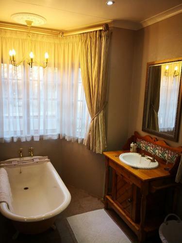 Hostal Van Dykshuis Guest House