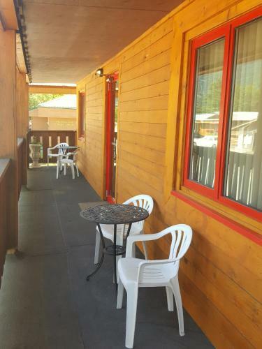 Hotel Bella Coola Cumbrian Inn
