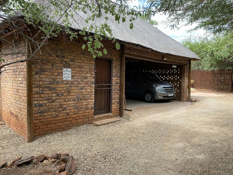 Hostal Genet House