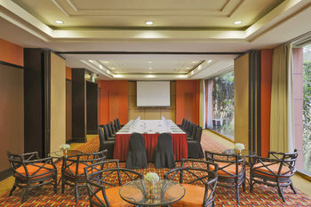 Quest Hotel & Conference Center Clark