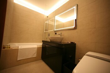 Bonum 1957 Hanok Stay And Hotel