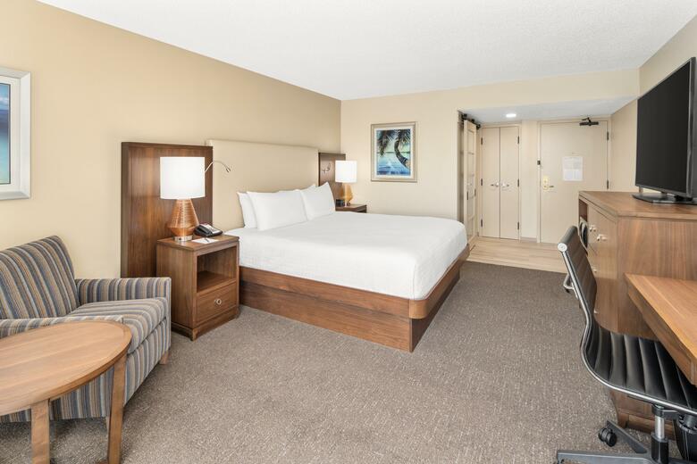 Hotel Crowne Plaza Fort Myers Bell Tower