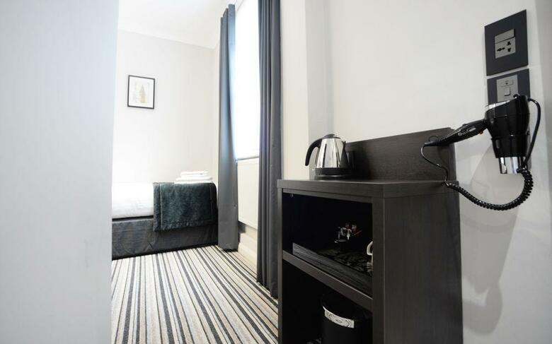 Airways Hotel Victoria London
