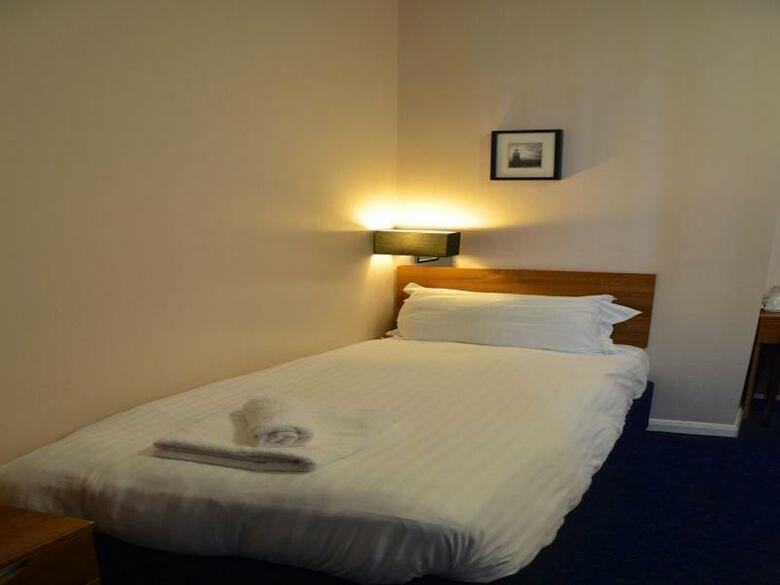 Airways Hotel Victoria London